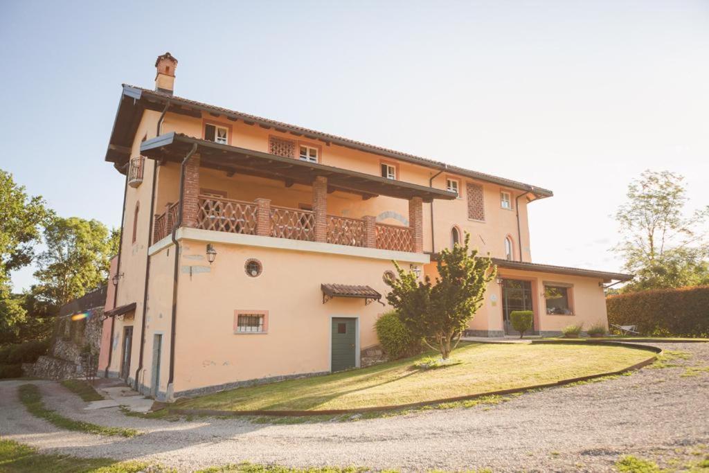 Tenuta Montezeglio Country Family House Invorio Inferiore Dış mekan fotoğraf